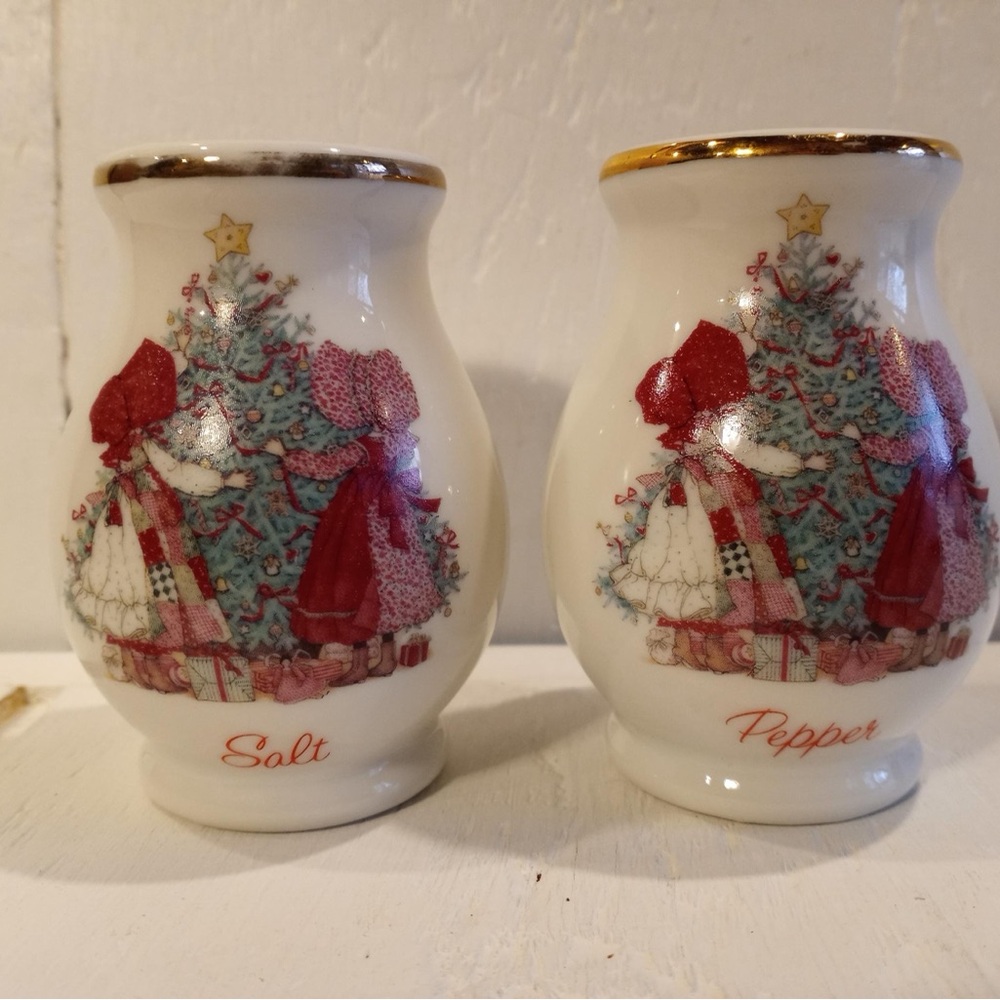 Vintage Holly Hobby Salt and Pepper Shakers - Picture 1 of 1